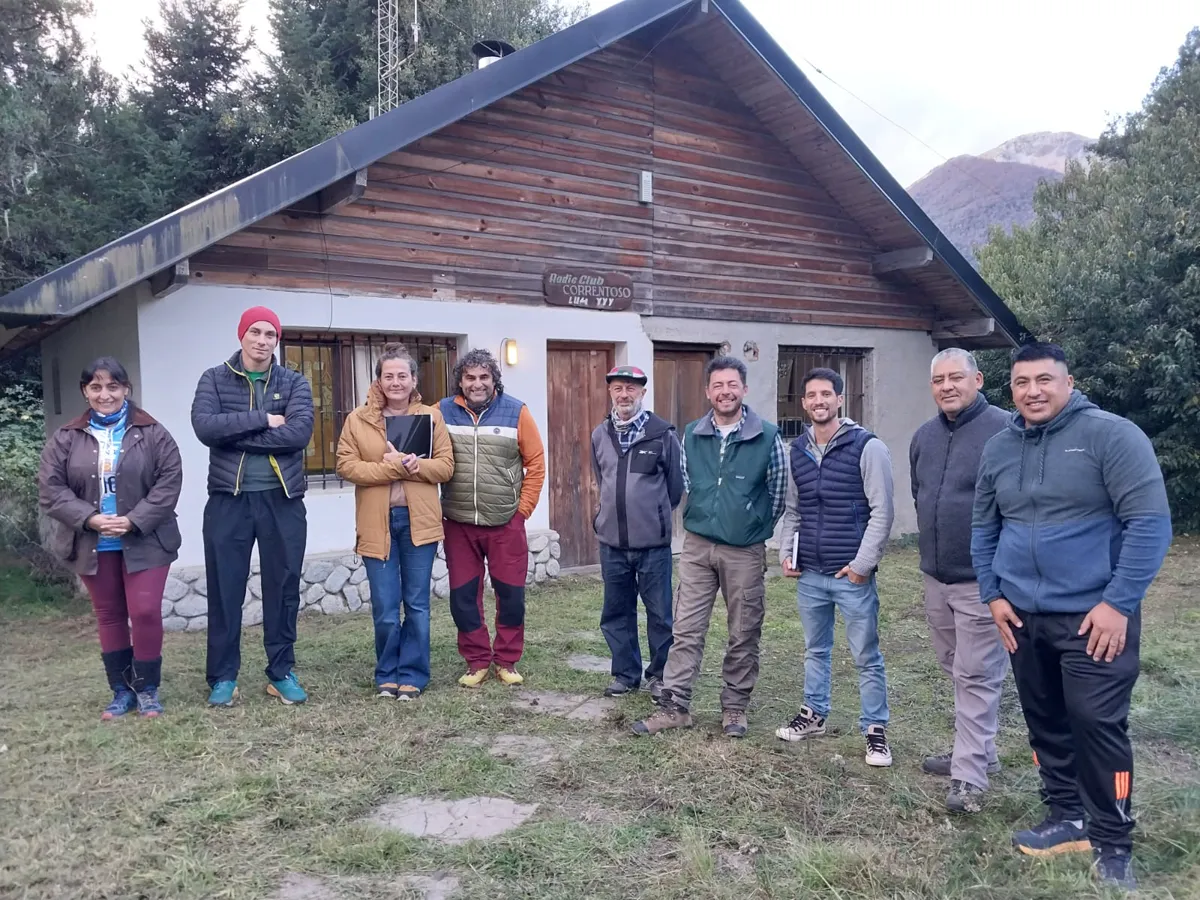 Prácticas de operadores de radio en Villa La Angostura