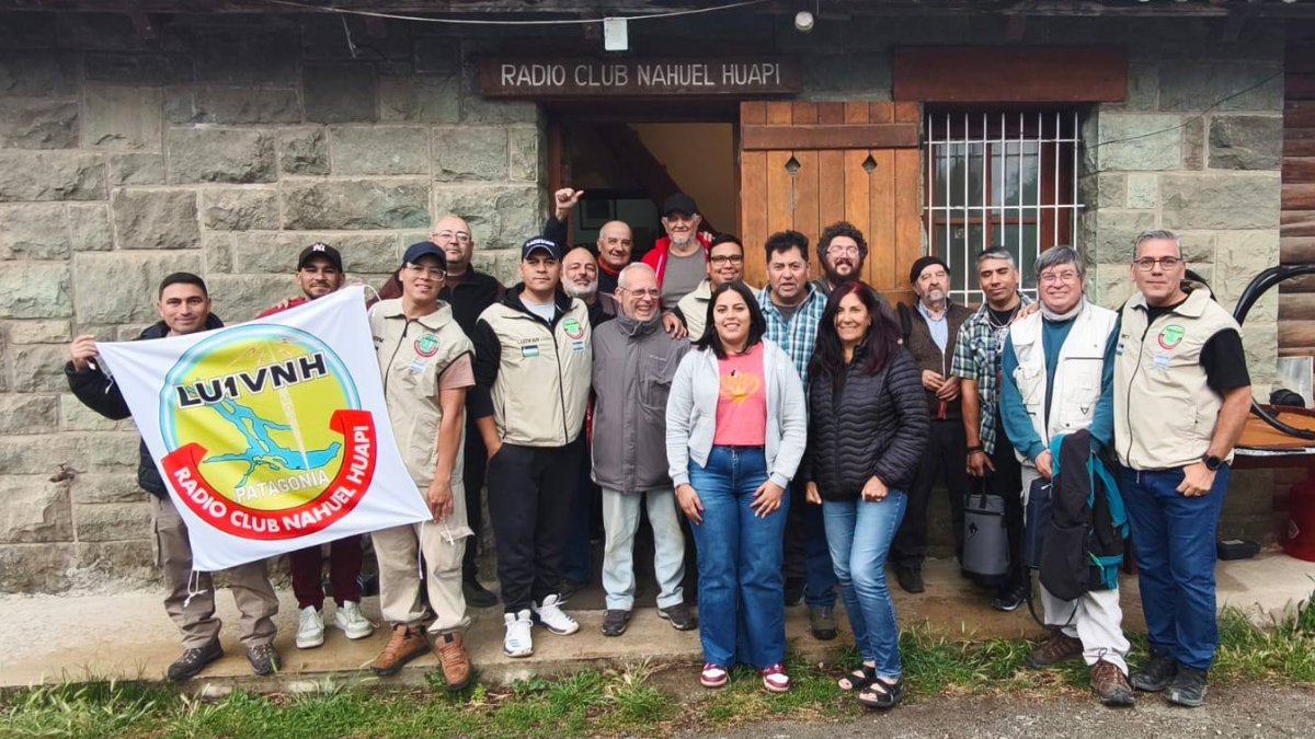 Segunda reunión de coordinación en el Radio Club Nahuel Huapi con participación de LU4YYY